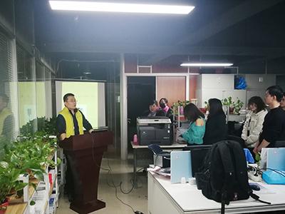 杜伯特洗瓶機(jī)！打造專業(yè)化強(qiáng)隊，把握清洗領(lǐng)域新機(jī)遇