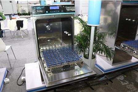 全自動洗瓶機在選用清洗籃架時應(yīng)注意什么？